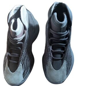 New Authentic Adidas Yeezy QNTM "Onyx